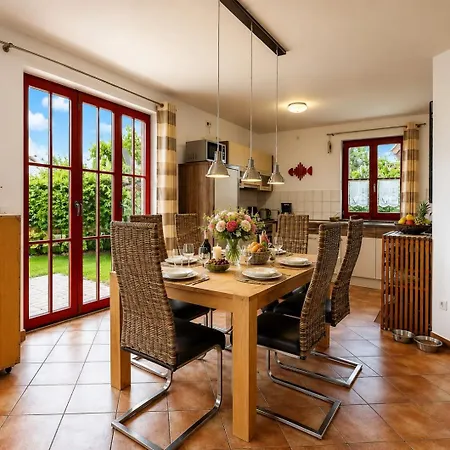 Kaiserstrandhus غلوفي